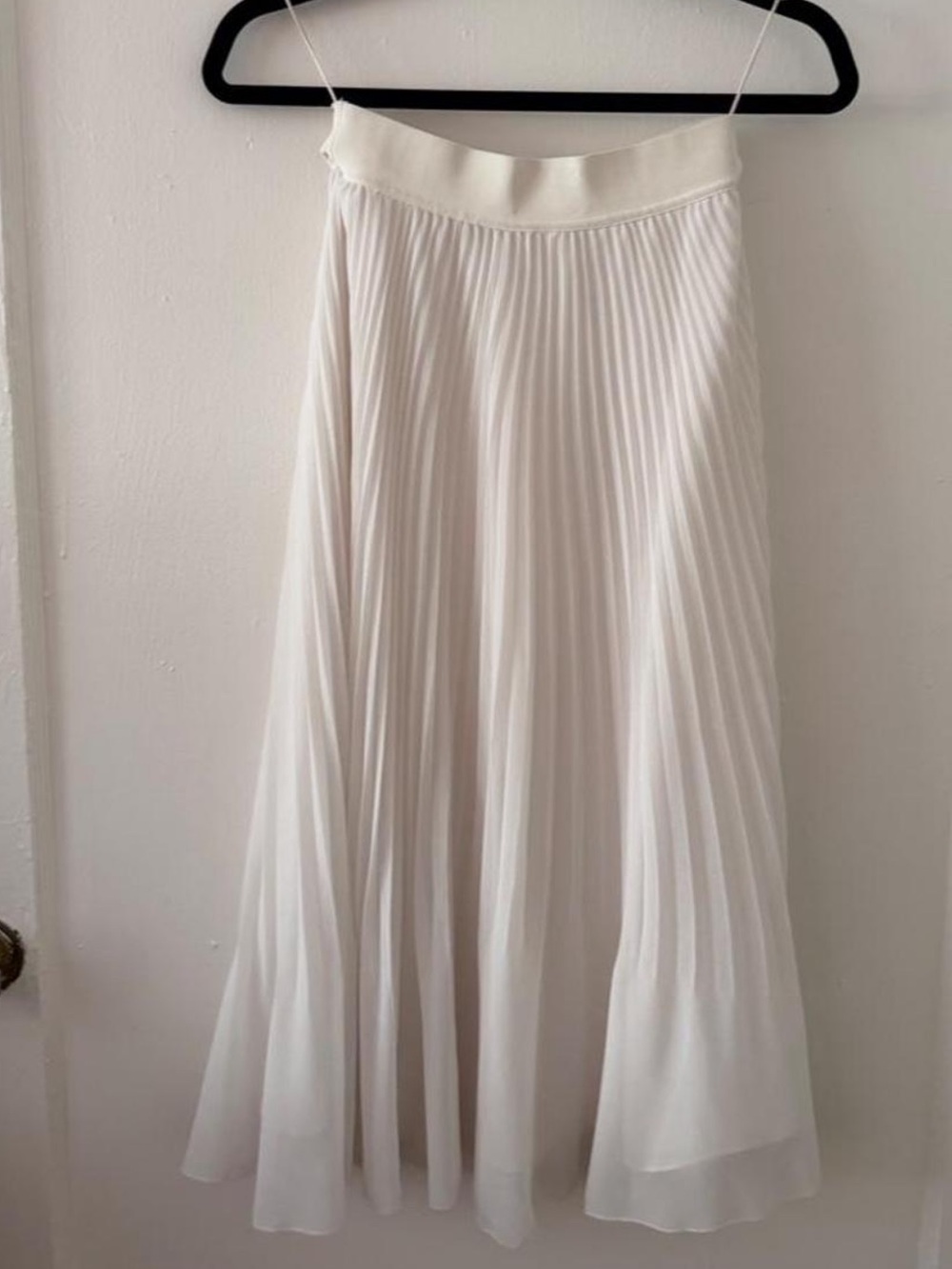 Aritzia white twirl skirt